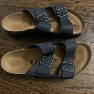 Birkenstocks Arizona Size 43 Size (10-10.5) Worn once indoors